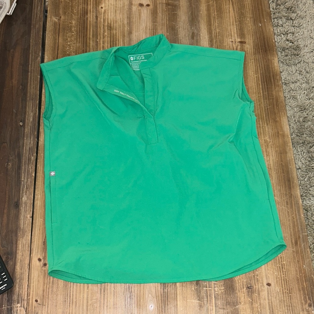 Figs Rafaela XS Top in Safety Green